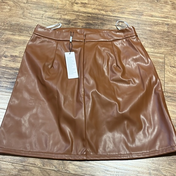 Kate Kasin Women's Faux Leather Mini Skirts Front Slit Ruched A-Line High Waist - Picture 8 of 8